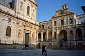 Lecce, la piazza del duomo con il seminario 